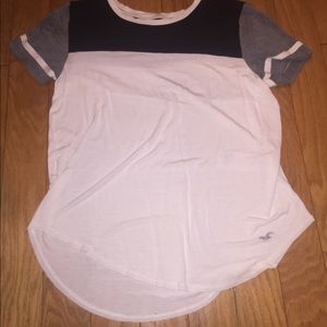 Hollister must have collection tee